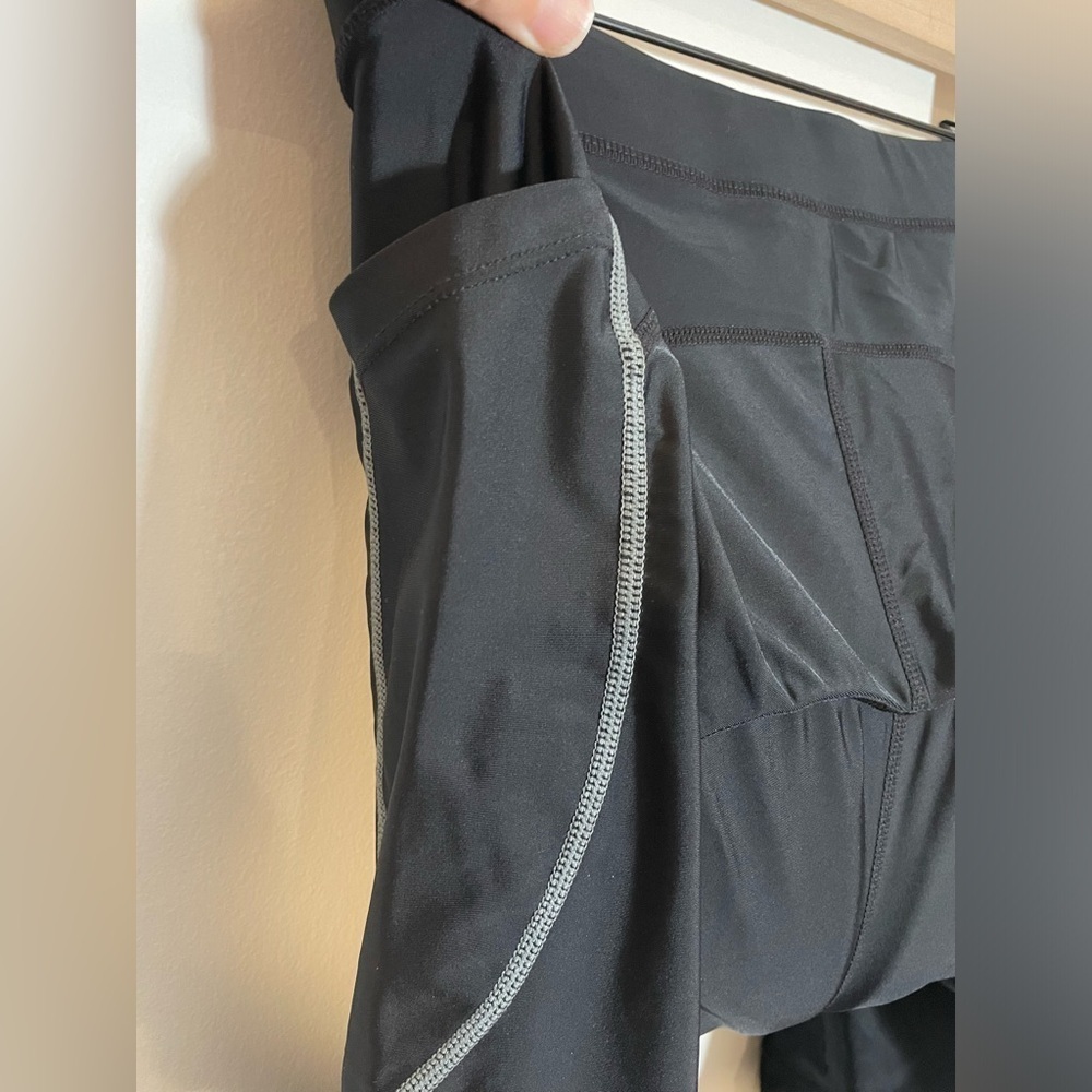 Baleaf Black Padded Bike Shorts UPF 50+ Women’s Size Large Thigh Pockets NWOT - Picture 11 of 12